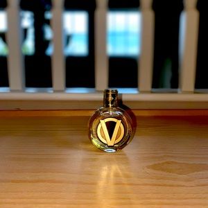 Usher VIP by Usher 1 oz Eau De Toilette Spray for Men